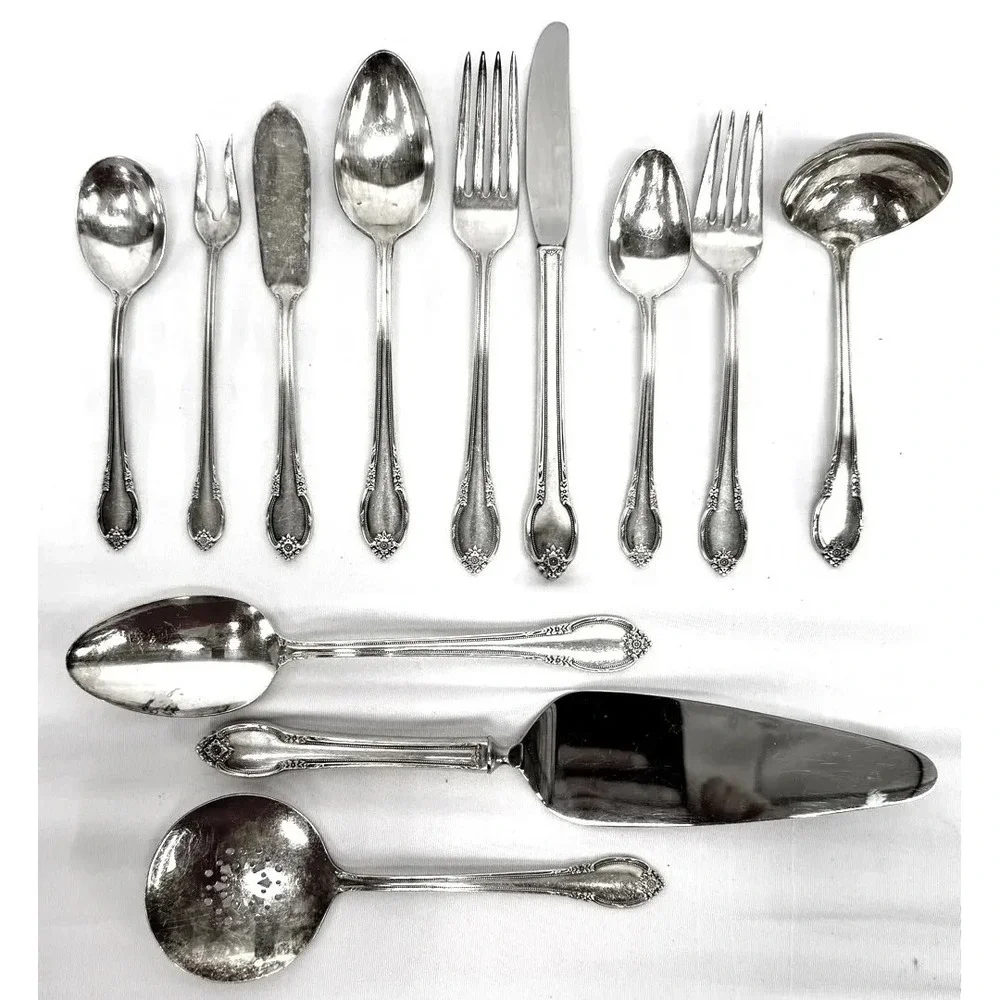 Set 1847 Rogers Bros. Silverplate Flatware Set Remembrance 79pcs Service for 12
